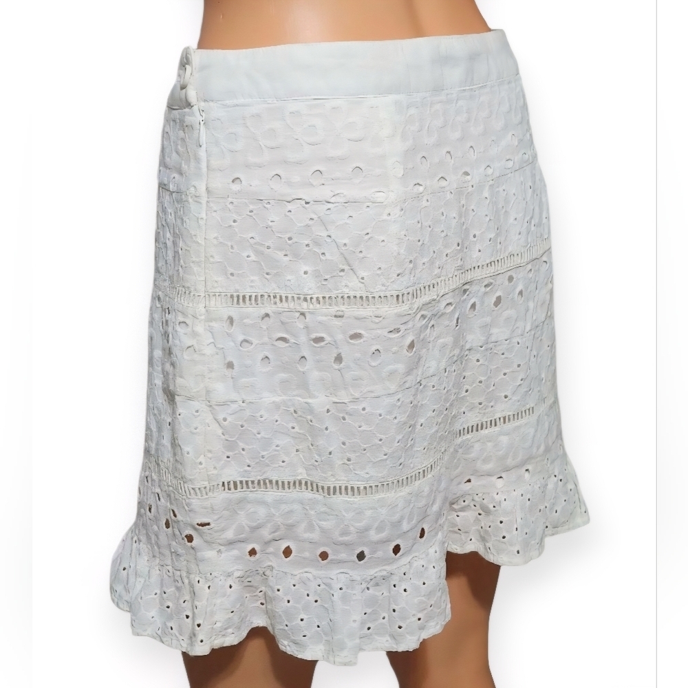 Chic White Eyelet Pencil Skirt - Picture 6 of 8